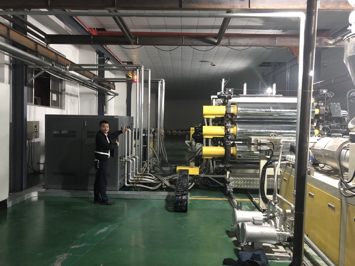 片板型材輥輪控溫現(xiàn)場(chǎng)